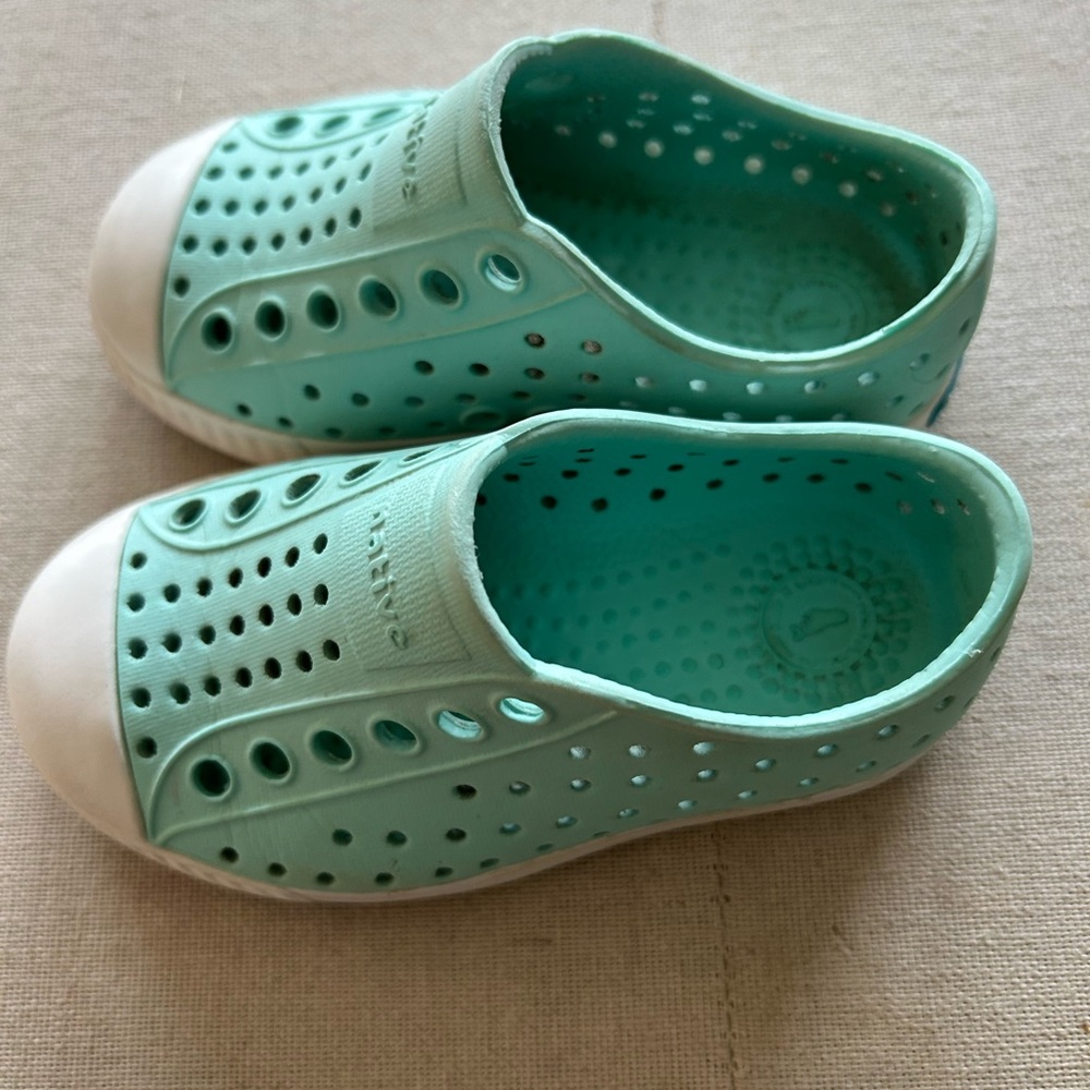 Blue Natives size 6